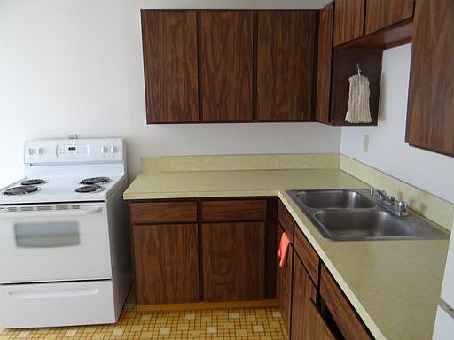 5th image of 401 E 28th St APT C