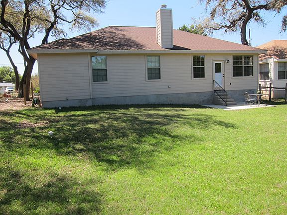 4th image of 749 Lookout Dr