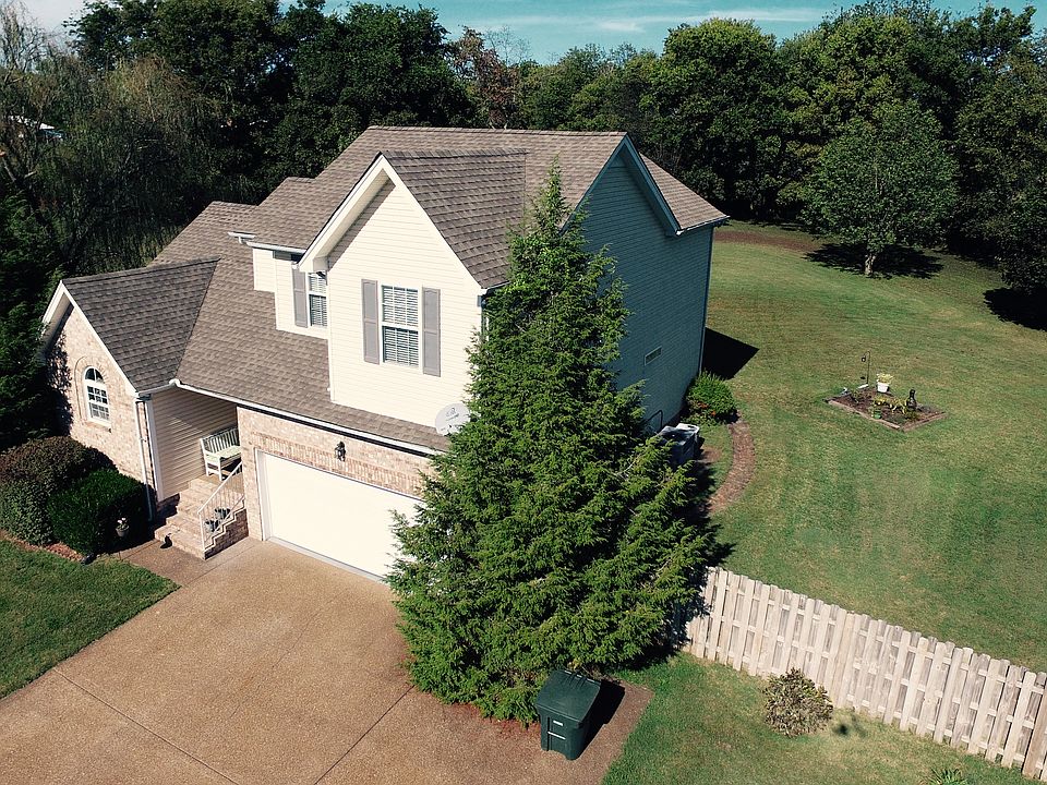 1st image of 152 Lauren Dr
