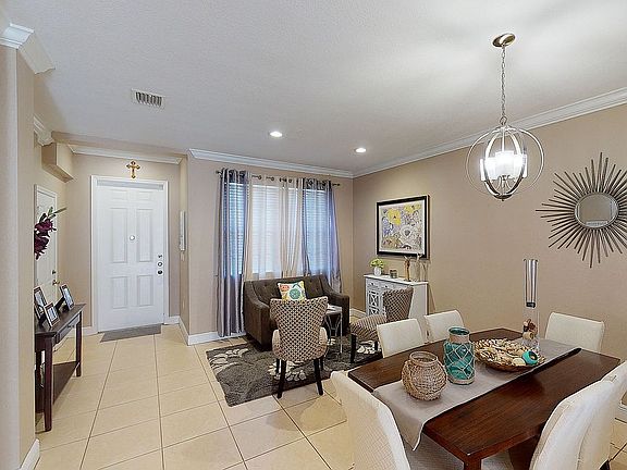 Living / Dining Area