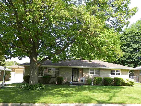 2nd image of 1814 Hollyhock Dr