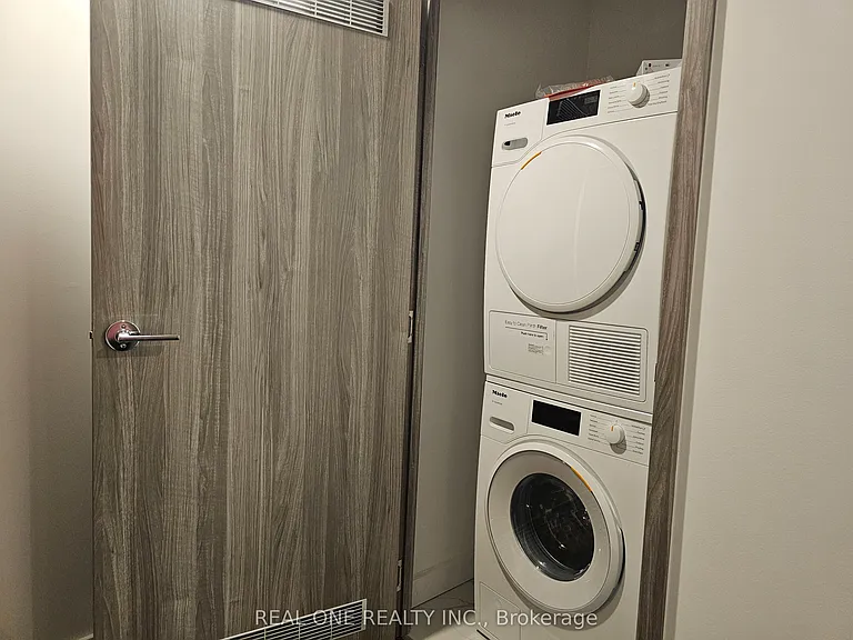 75 Billes Hts #2111 — Photo 17