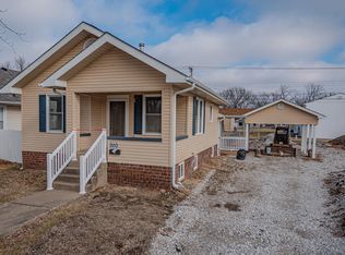 920 S 4th St, Moberly, MO 65270
