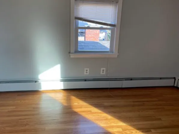 108 Acton Rd #2, Bridgeport, CT 06606