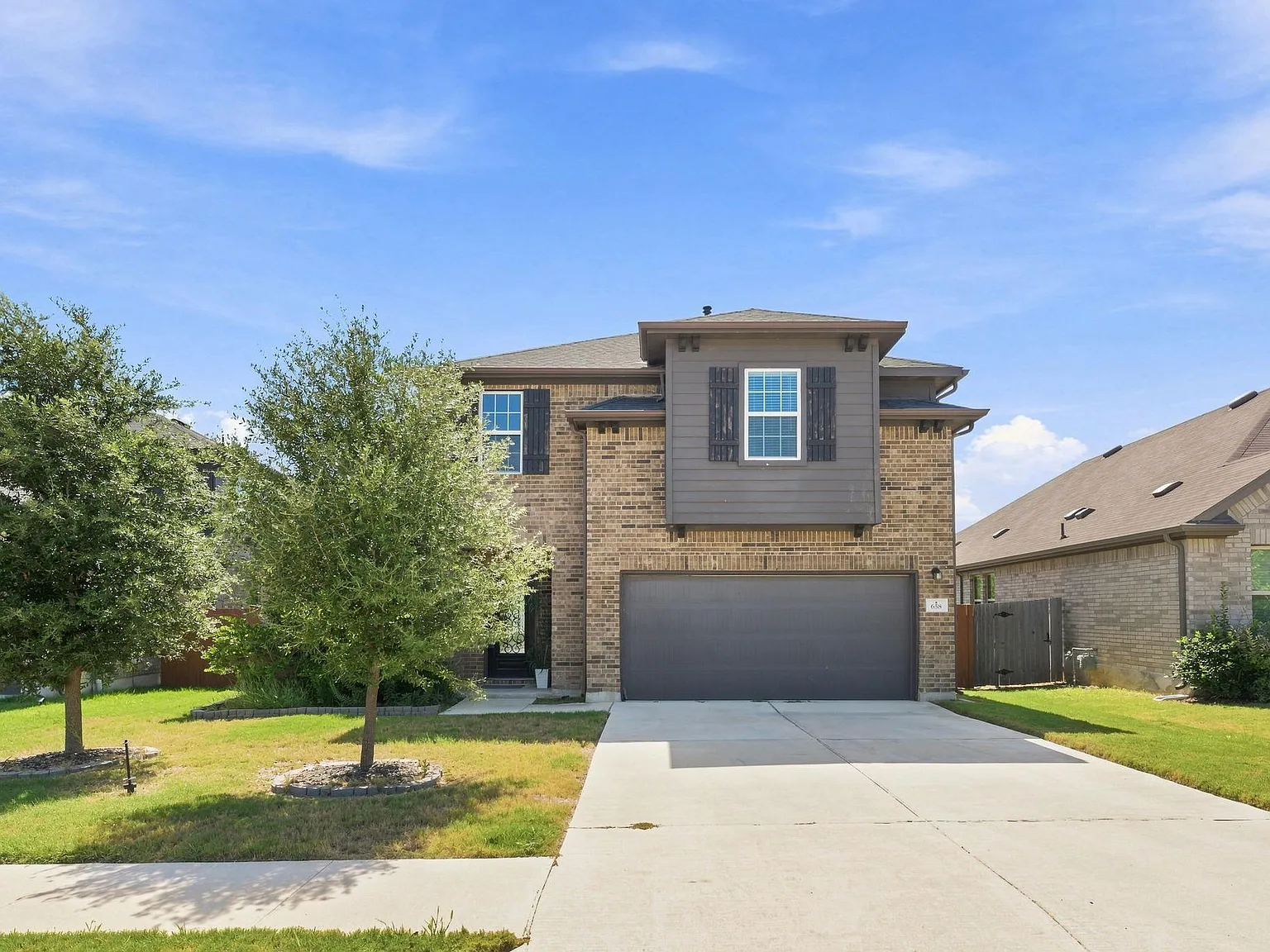 4 bed, 2.5 bath, 2758 sqft, $3,000 — Photo 2