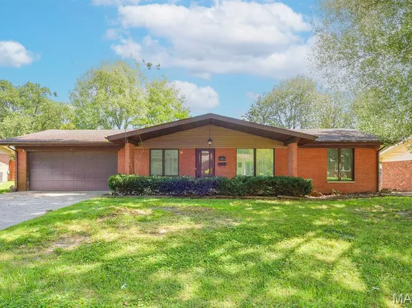 1628 Whitlow Dr, Belleville, IL 62226