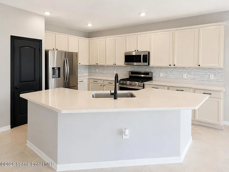 781 Glen Abbey Way — Photo 6