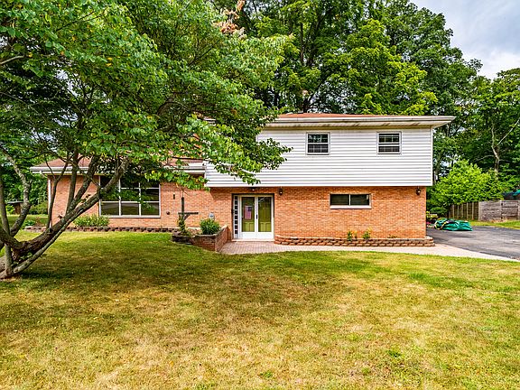 2nd image of 563 Eastdale Dr