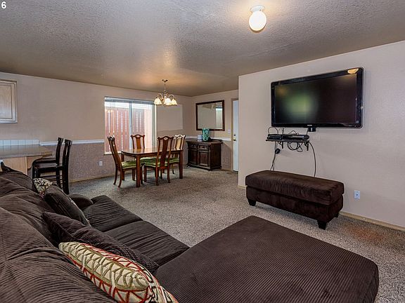 3rd image of 1139 W 30th St