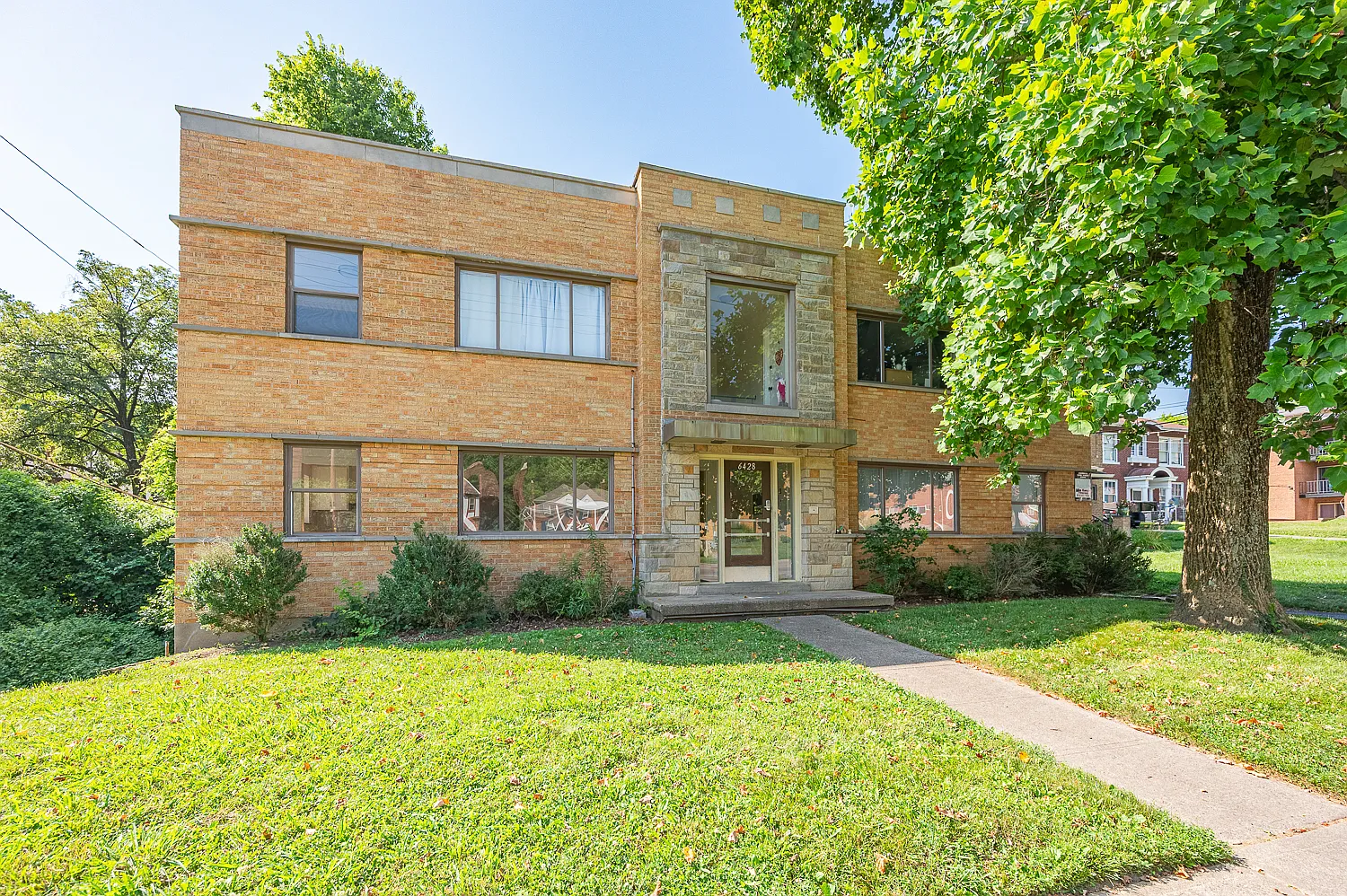 2 bed, $1,350 — Photo 2