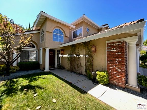 3rd image of 532 Knollwood Ct