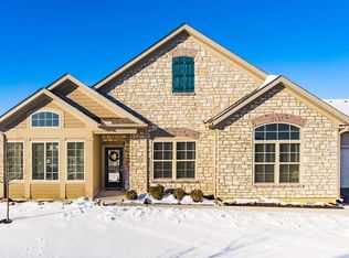 412 Stoneshire Loop, Pataskala, OH 43062