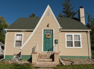 418 12th St S, Moorhead, MN 56560