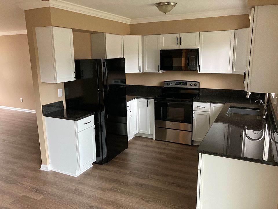 1st image of 400 Cedar Lake Ln #400