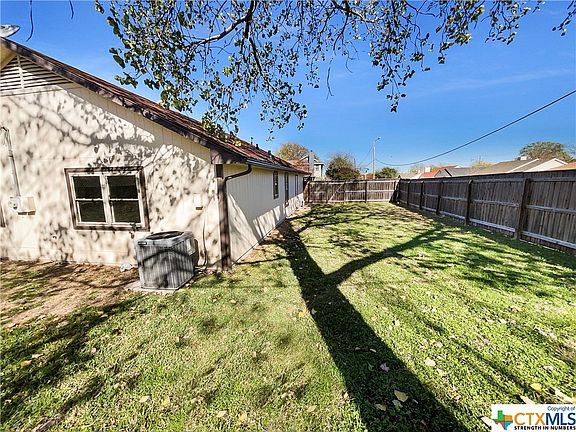 2nd image of 1606 Mona Dr