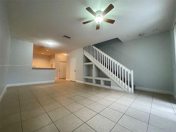 4th image of 2036 Pompeii Ct #2036