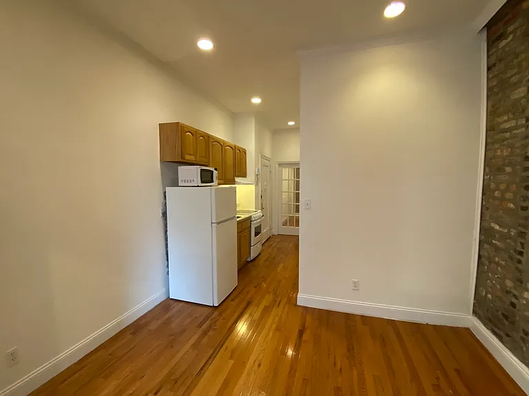 237 E 58th St #5B — Photo 9
