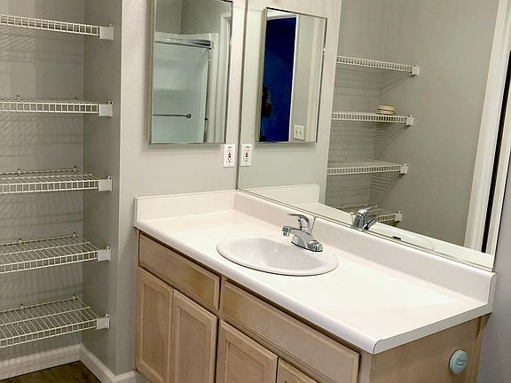 4th image of 834 Jazz Ct