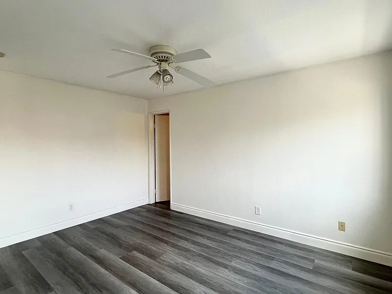 7405 Charmant Dr #2112 — Photo 16