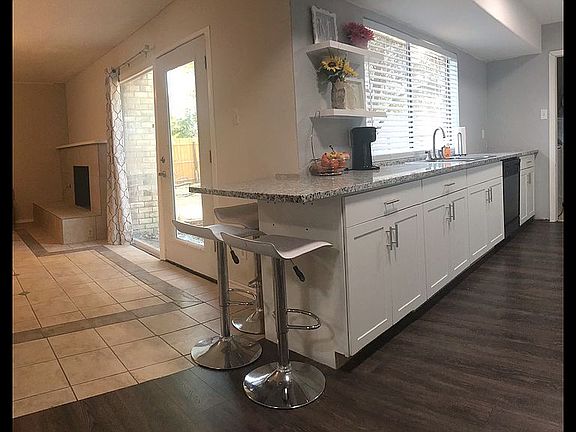 3rd image of 10638 Black Walnut Dr