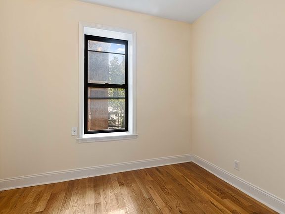 4th image of 201 E 30th St APT 22