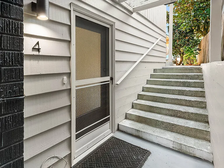 935 1st St S #4 — Photo 13