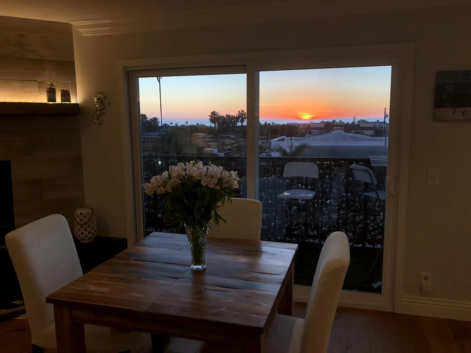 2 bed, 1.5 bath, 1431 sqft, $5,700 — Photo 2