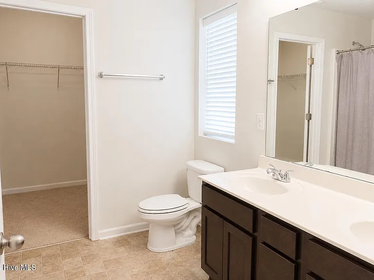 900 Haystack Ln — Photo 10