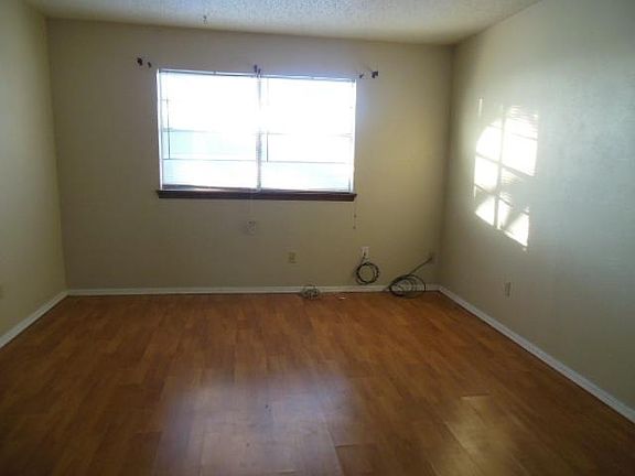 5th image of 7020 NW Baldwin Ave