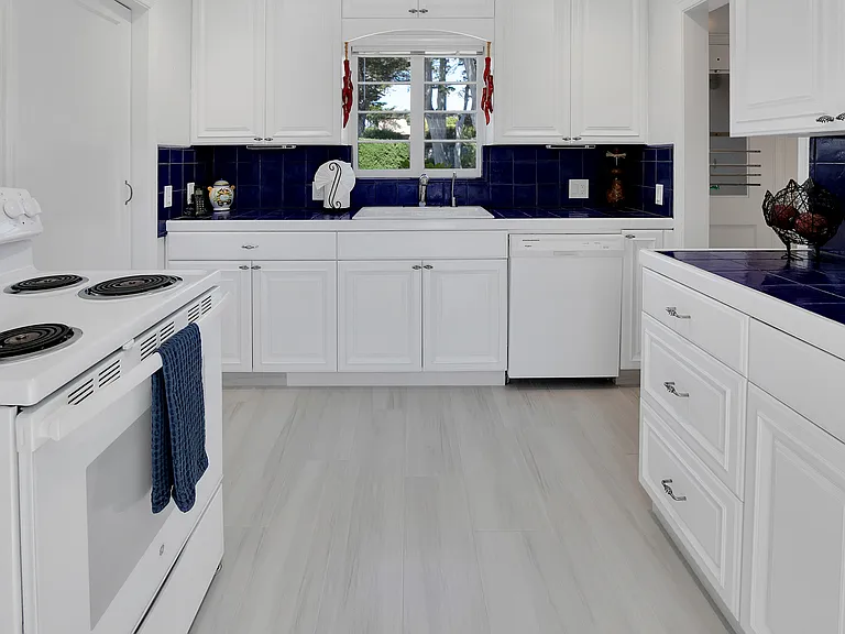 26224 Hilltop Pl — Photo 22