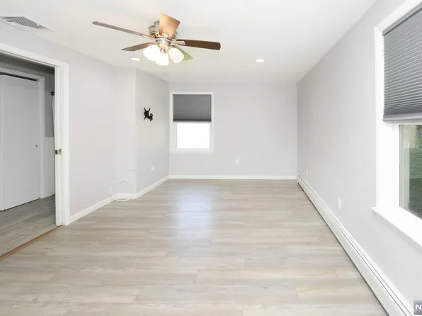 101 Emwood Dr, Emerson, NJ 07630