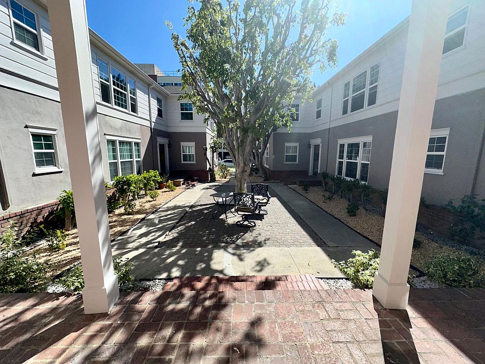 1st image of 549 Kelton Ave