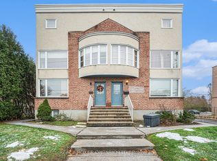 1204 Shillington Ave #5, Ottawa, ON K1Z 7Z4