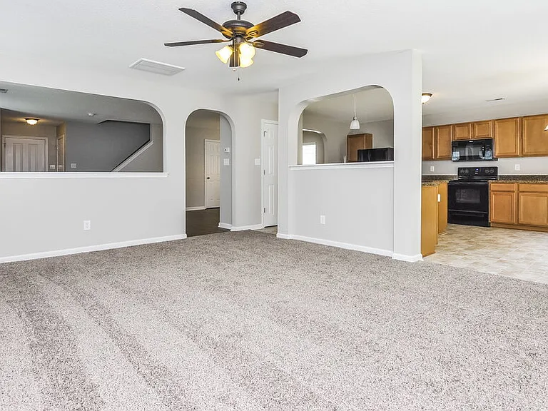 182 Brookhaven Dr — Photo 2