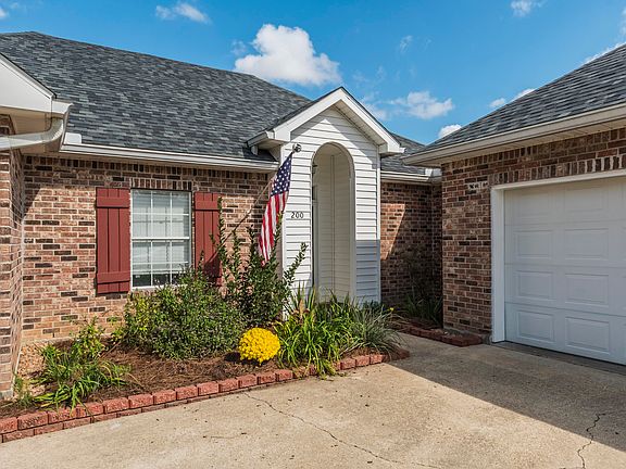 3rd image of 200 Wildflower Dr