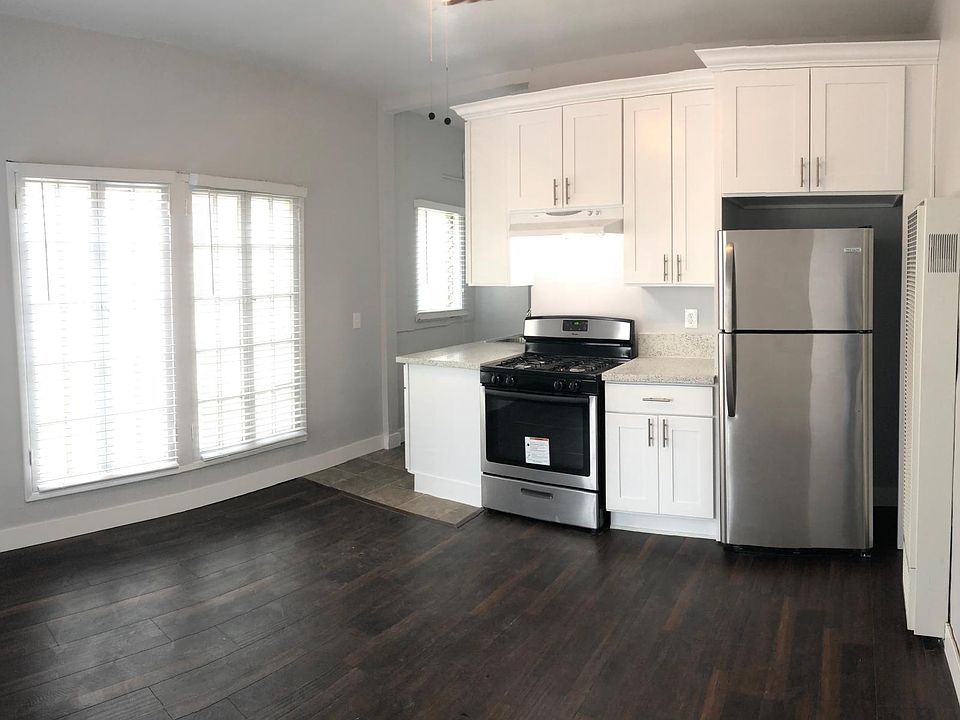 1st image of 1834 N Wilton Pl