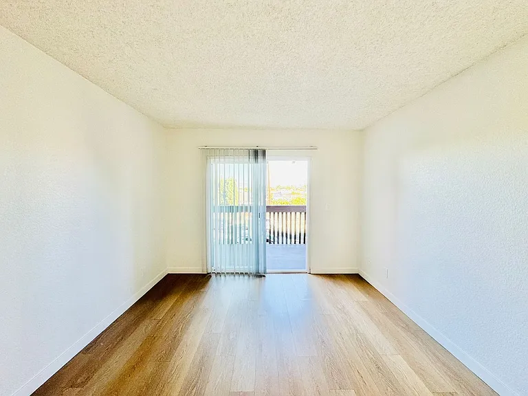 Westpark Apartments — Photo 18