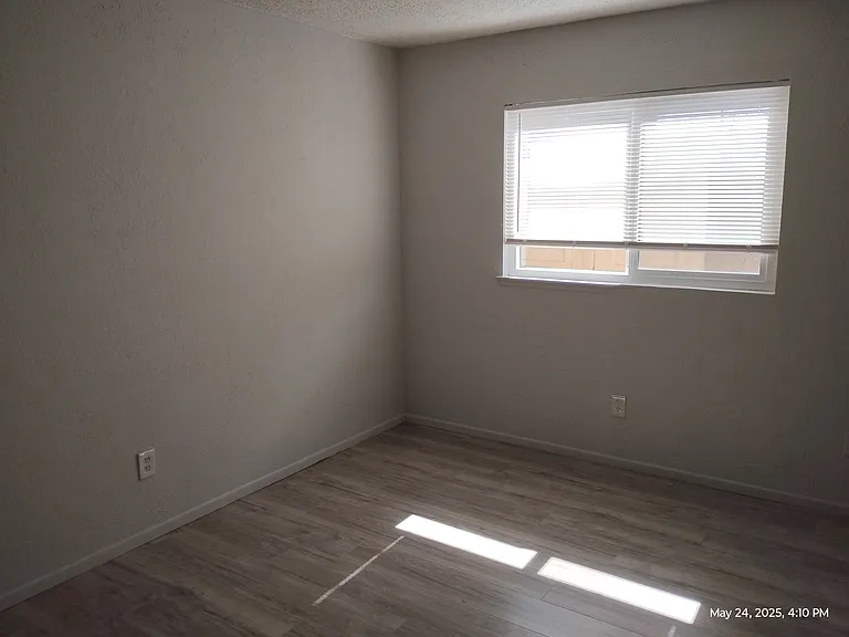 22122 Van Buren St — Photo 23