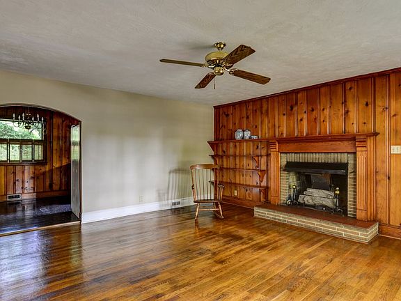 3rd image of 538 Lucerne Dr