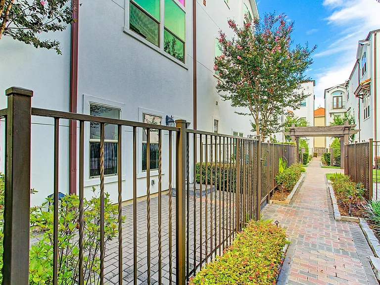 4221 Feagan St — Photo 30