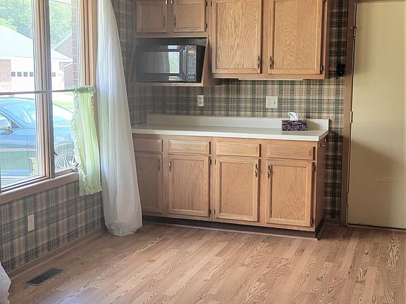 5th image of 609 Julia St Unit 3