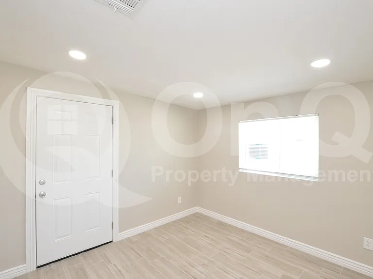 4044 W Burgess Ln — Photo 6