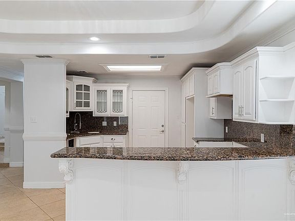 5th image of 841 Brady Ave