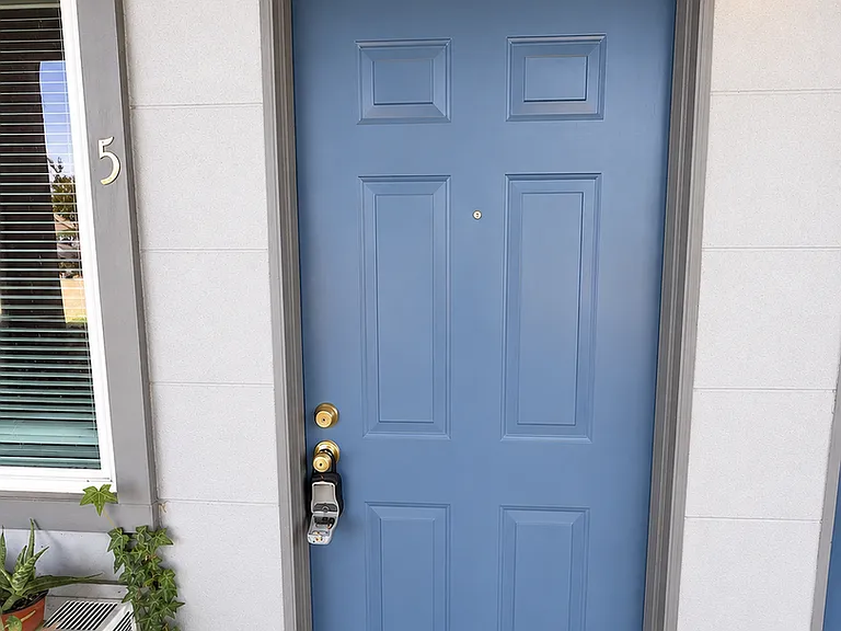 Phoenix Apartments — Photo 4