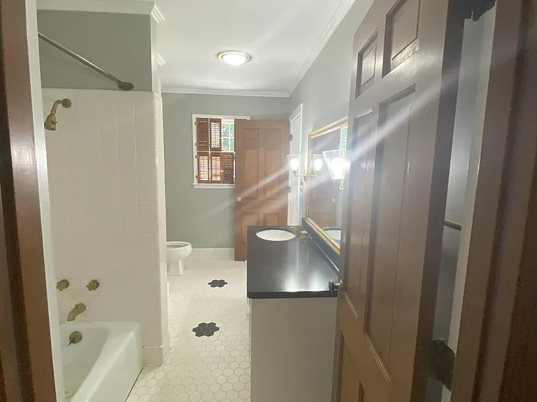 2400 E Blackstock Rd — Photo 22