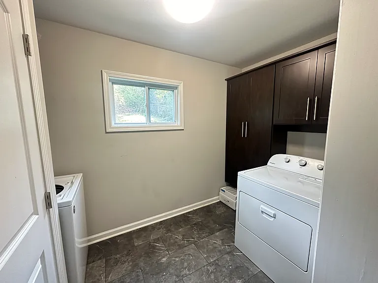 1865 Winthrop Dr SE — Photo 9