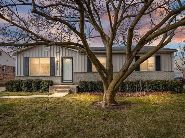 3043 Heritage Dr, Troy, MI 48083