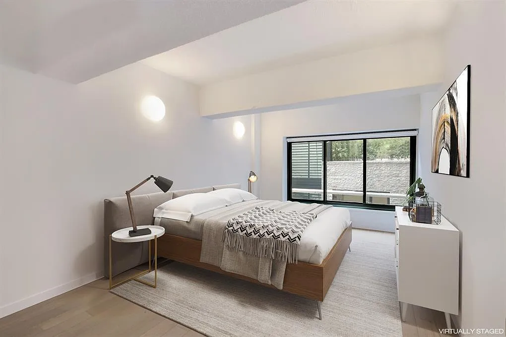 421 Hudson Street — Photo 3