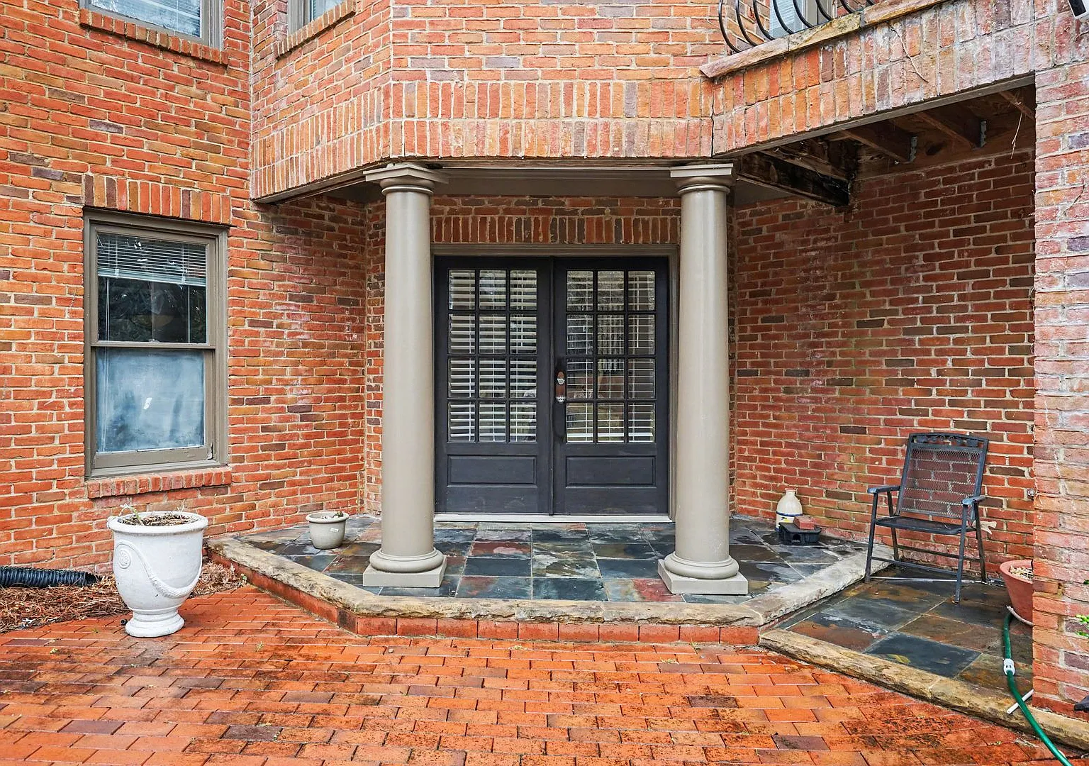 4 Bedroom, 3 Bath in the heart of Emory, CDC corridor — Photo 3