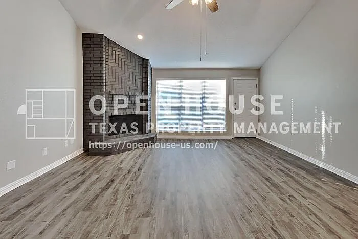 3 bed, 2.0 bath, 1620 sqft, $2,300 — Photo 3